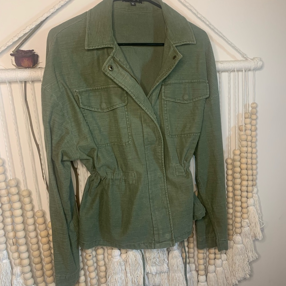 EXPRESS UTILITY OVERSIZED JACKET.